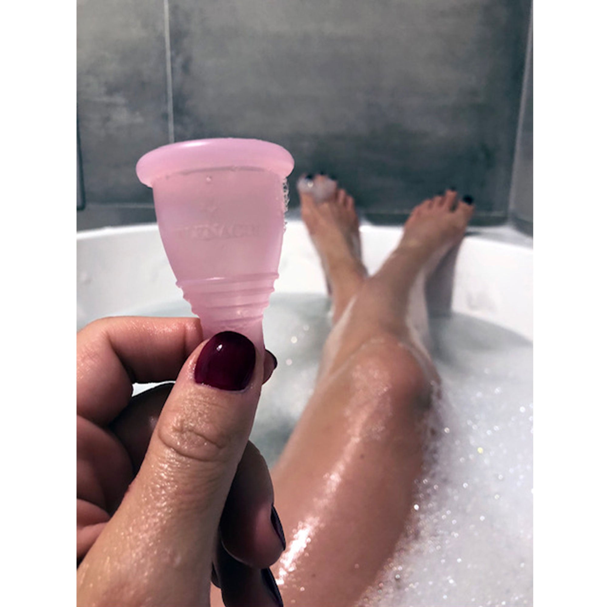 Copa Menstrual fabricada con silicona médica y sin BPA - SELENACARE